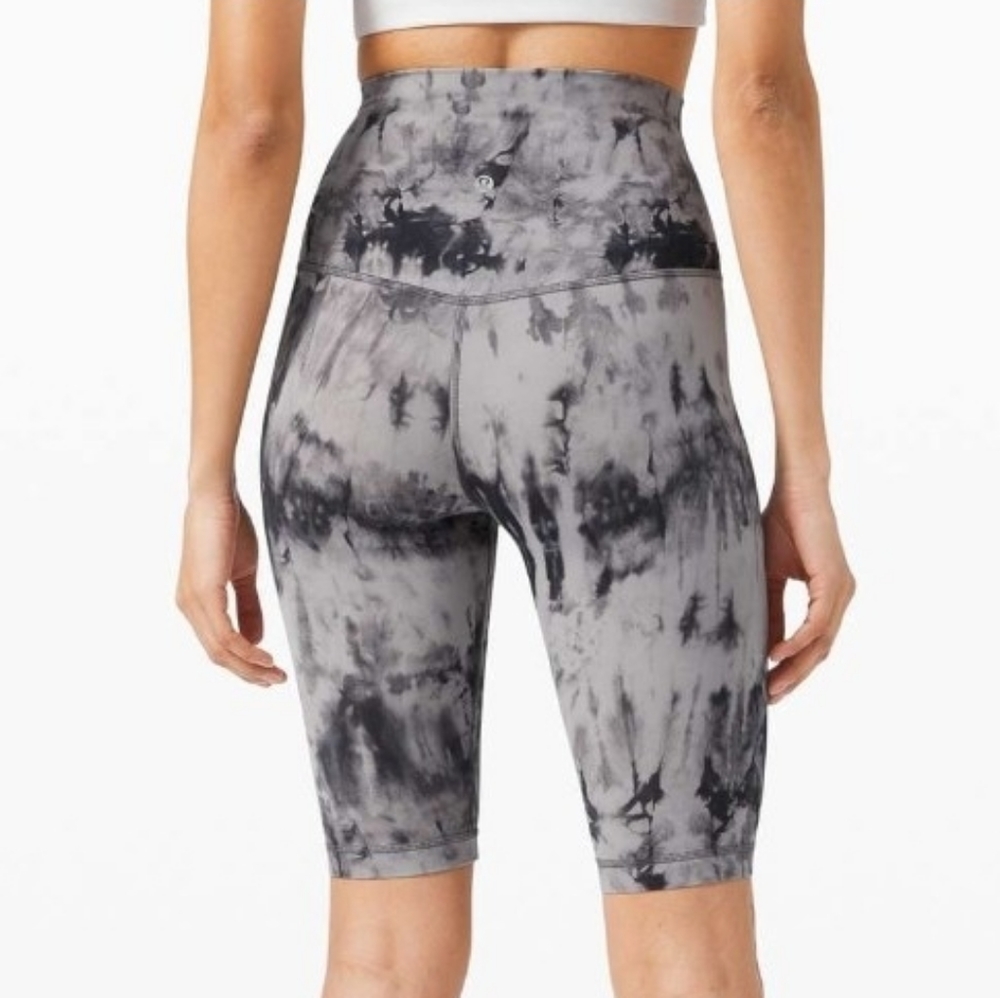 SOLD Lululemon Align Super High Rise - Picture 6 of 7